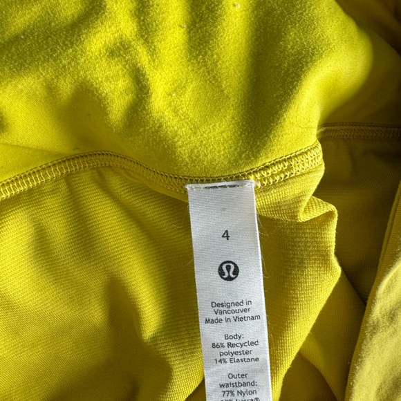 Lululemon size 4  - 2.5 inch shorts - Picture 2 of 4